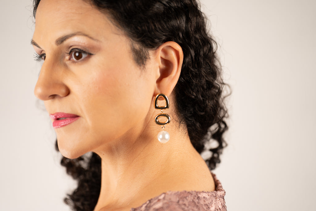 Women's White Pearl Dangle Earrings