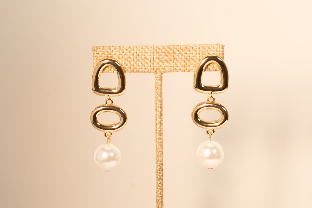 Women's White Pearl Dangle Earrings